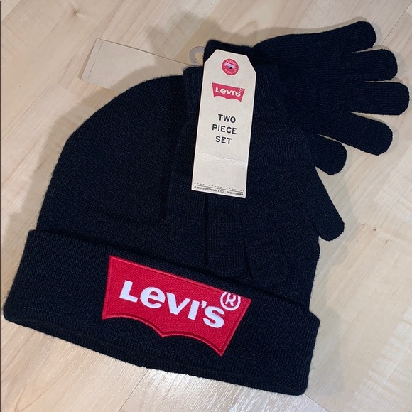 HOST ✅ LEVI’S BEANIE & GLOVES 2 pieces embroidered logo